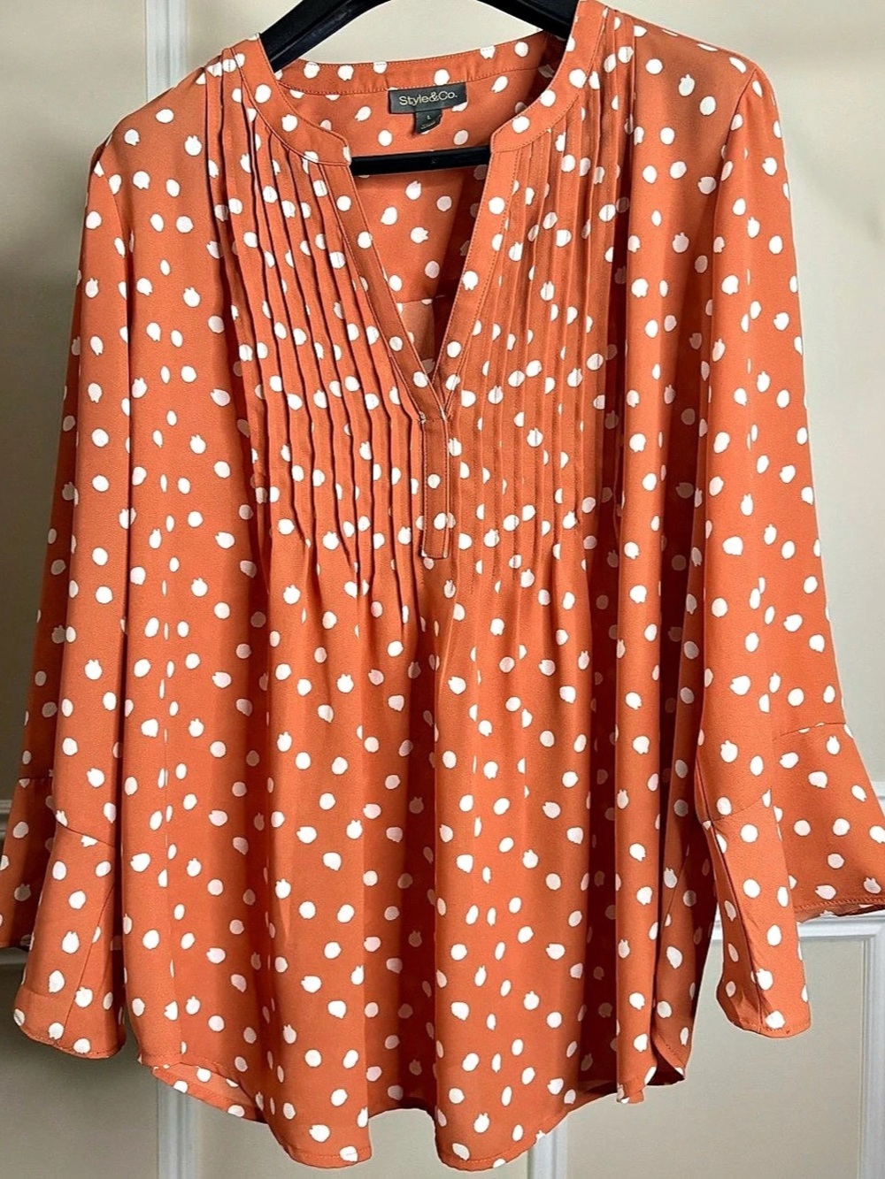 Style&Co Polka Dot Pintuck Blouse in Orange & White Like New